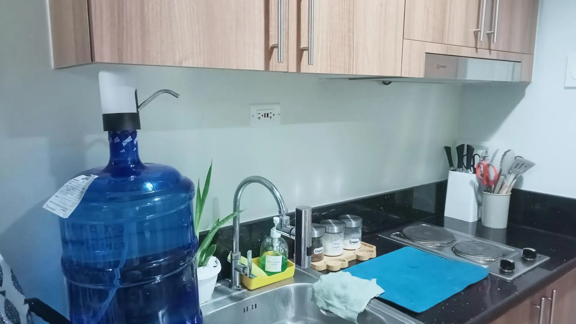 Aparthotel Dream City Staycation -Shore3 Residences Tower 2 Manila